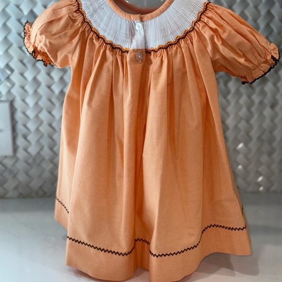 SMOCKED TURKEY BISHOP - Picture 6 of 6